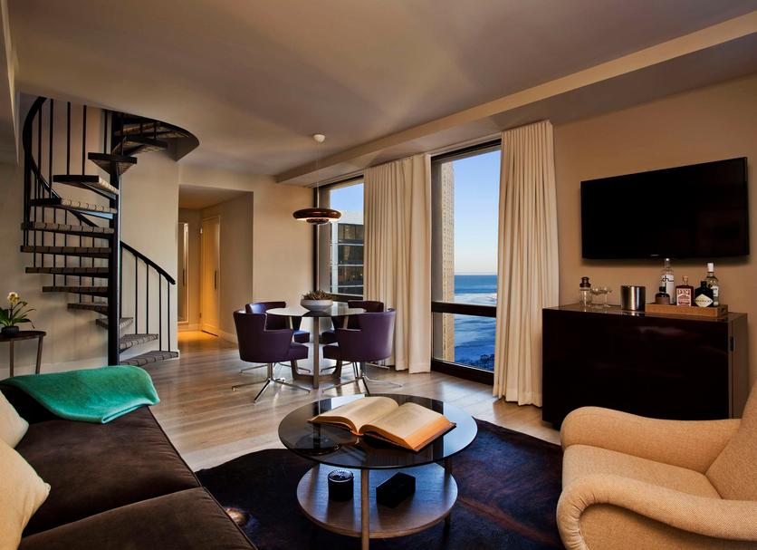 best Chicago suite hotels