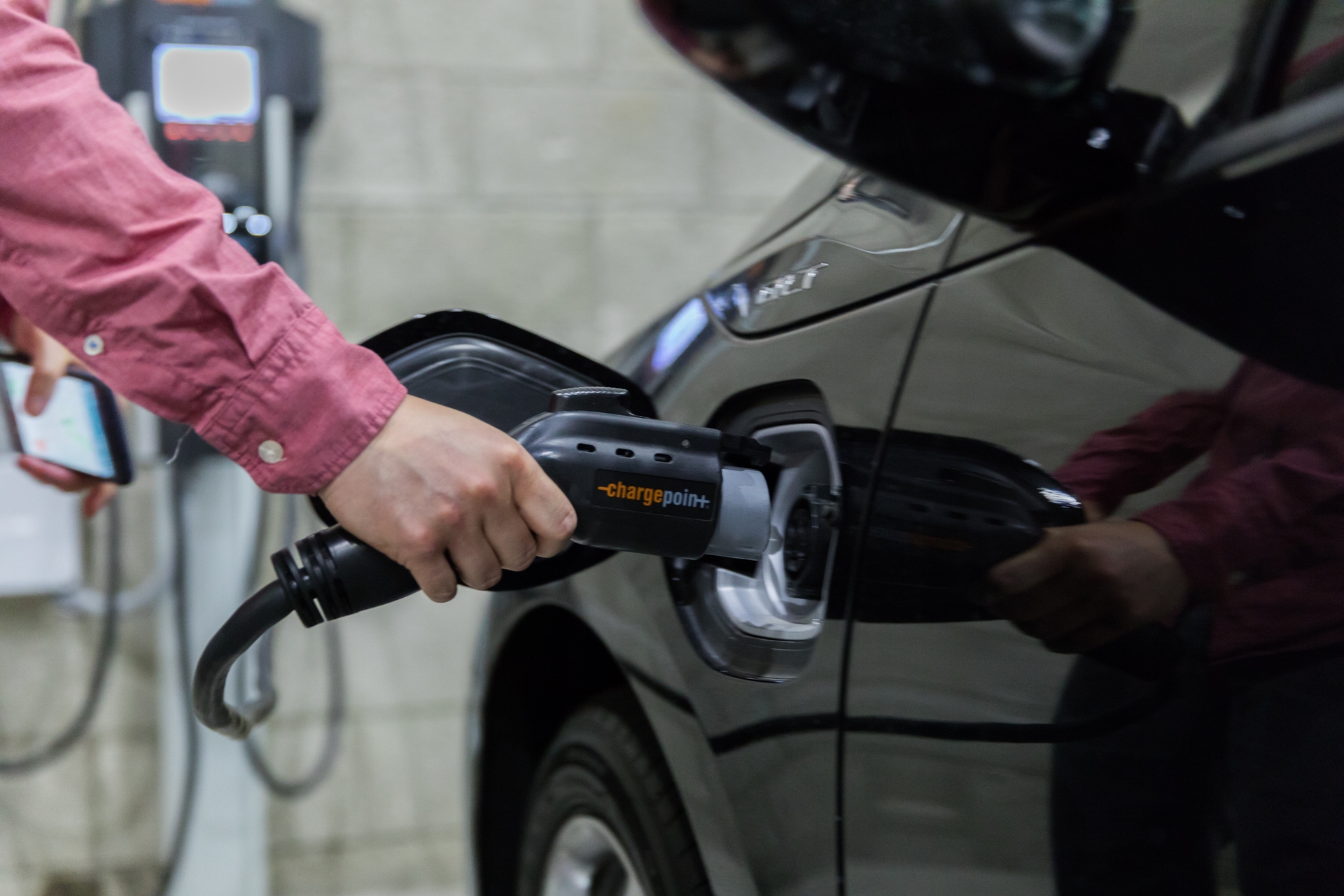 charging an electric car during a power outage