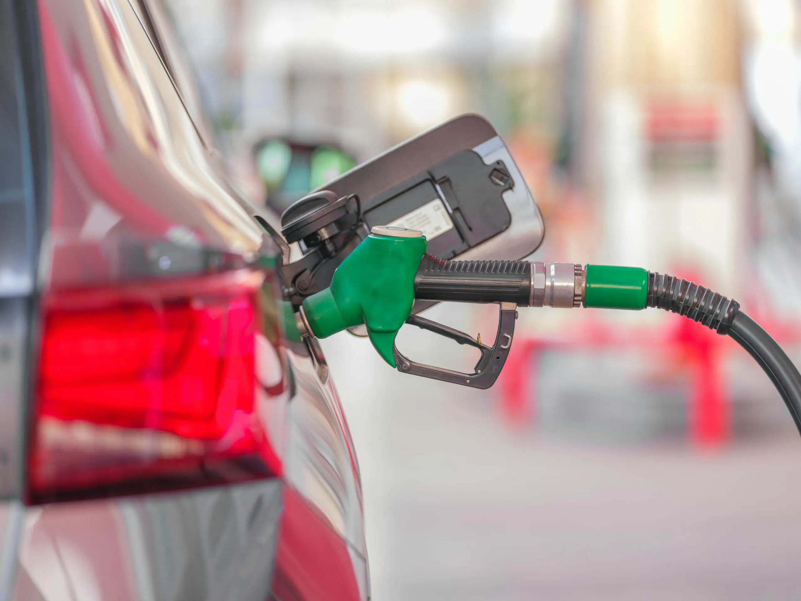 how to improve car fuel efficiency with simple tips