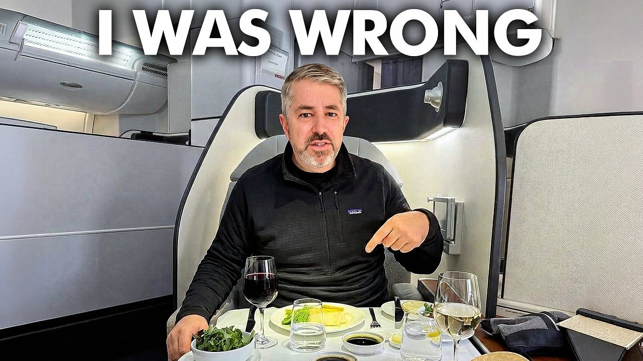 Jeb Brooks reviewing Qantas First Class on the A380, Dallas to Sydney flight